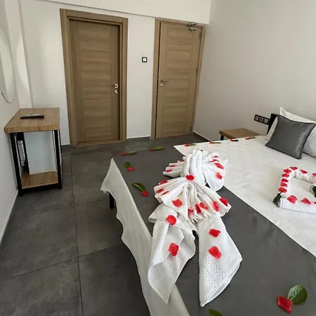 The Pera * مرمريس