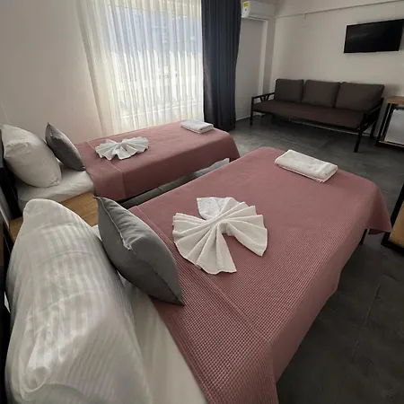 The Pera * مرمريس