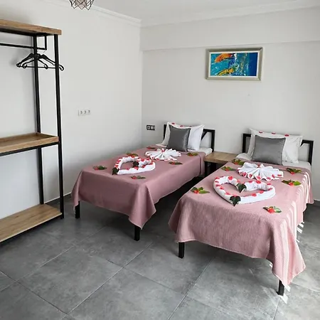 The Pera 马尔马里斯