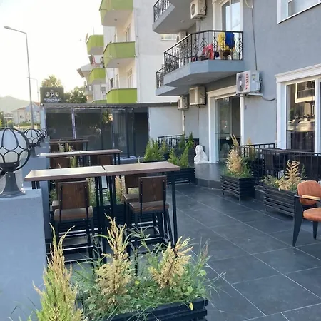 The Pera * 马尔马里斯